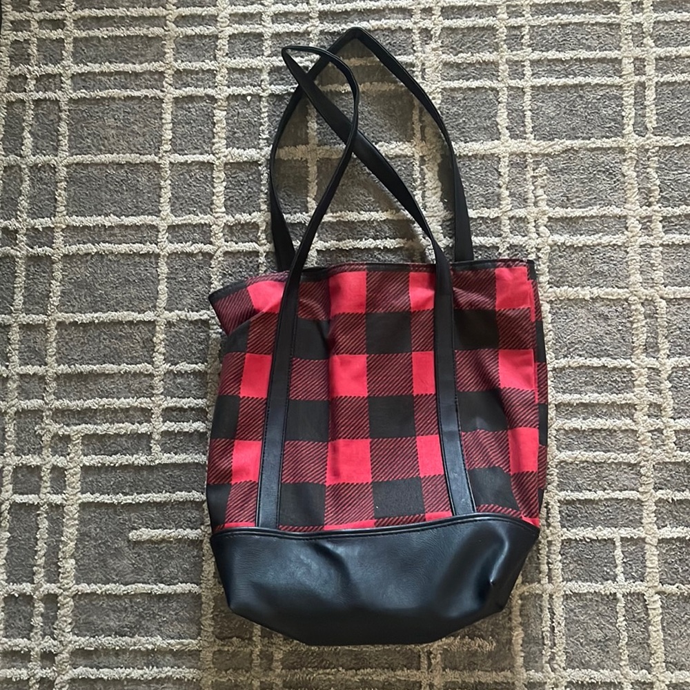 Buffalo Plaid red & Black Tote  New No Tags